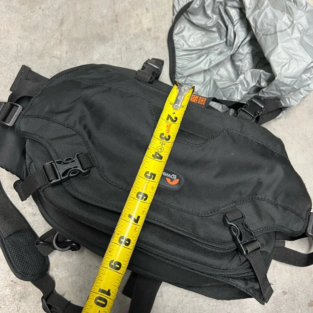 Black Lowepro Men's camera bag